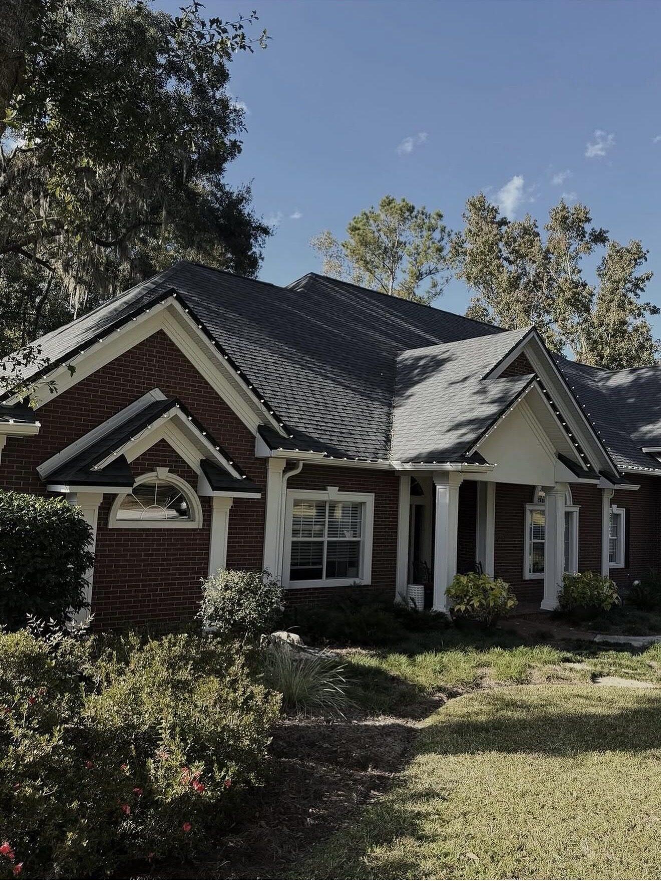 Brick Home Roofline Lighting